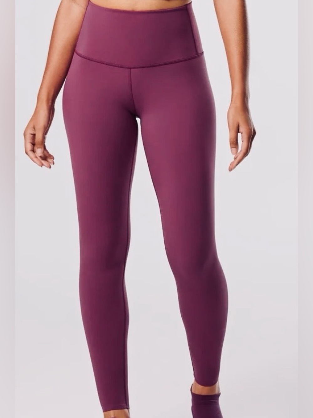 TAVI size Small Script Maroon High Waist Tights Leggings